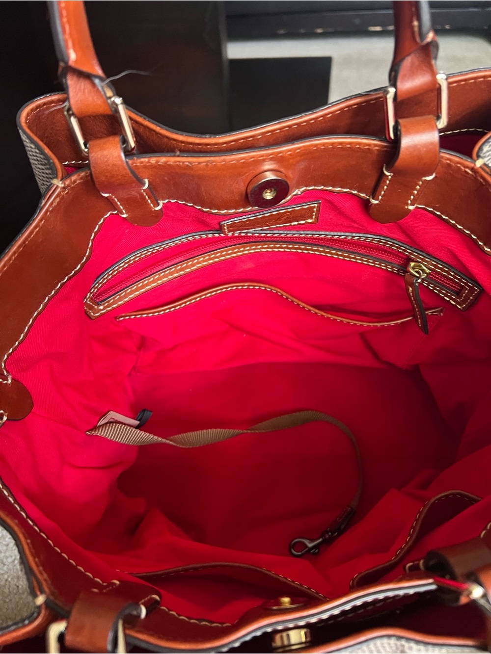 Dooney & Bourke Cream Large Barlow bag - Picture 7 of 7